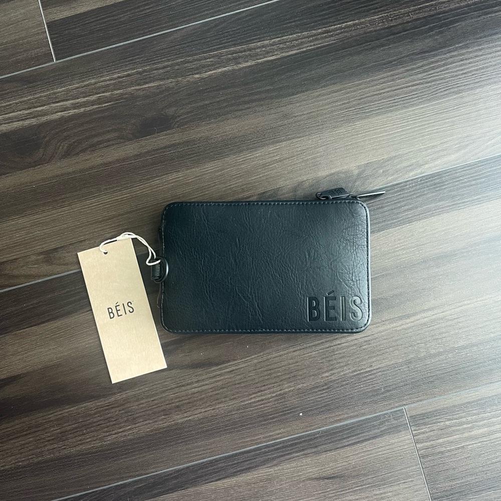 BEIS Travel Wallet in Black